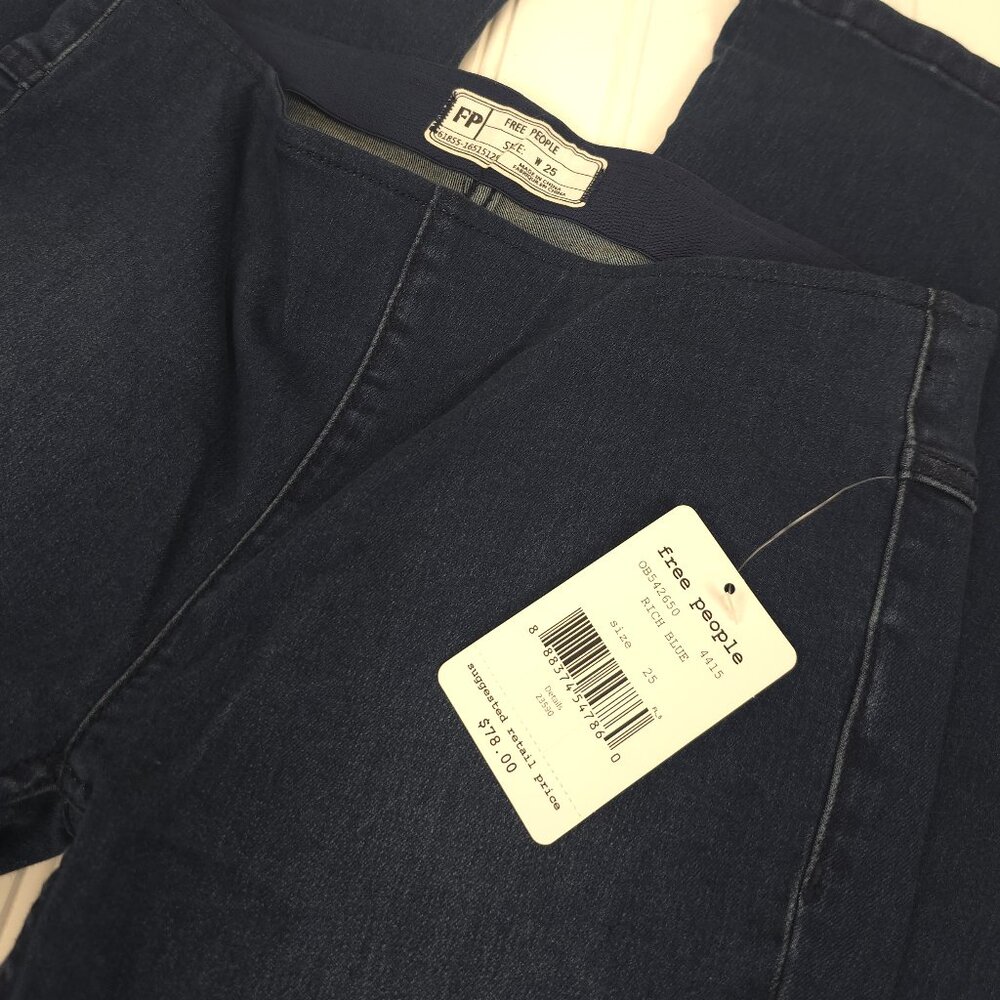 Free People x We The Free Penny Pull-On Flare Jeans Size 25 - Picture 10 of 13
